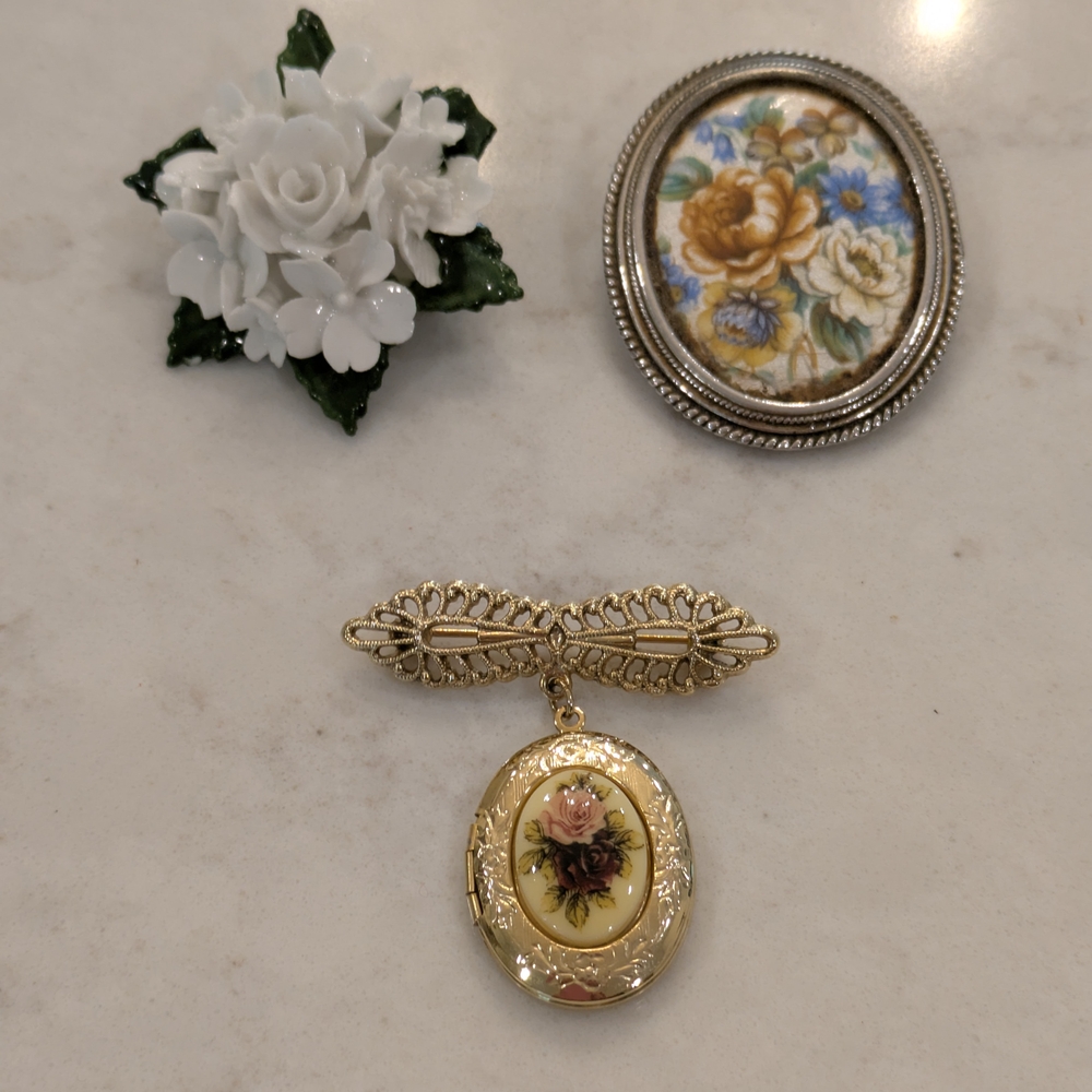 Vintage Floral Gold and Silver Brooch Set Of 3